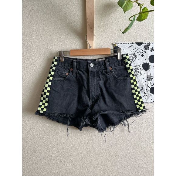 Reworked Levi’s shorts​ - Picture 2 of 5